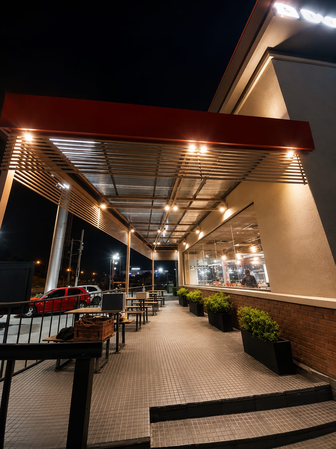 Pérgola metálica para casas particulares y edificios